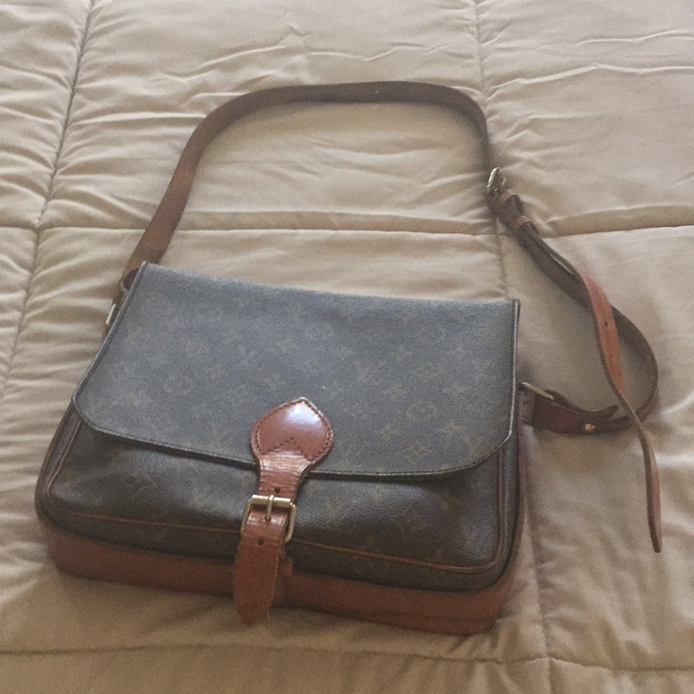 Louis Vuitton purse